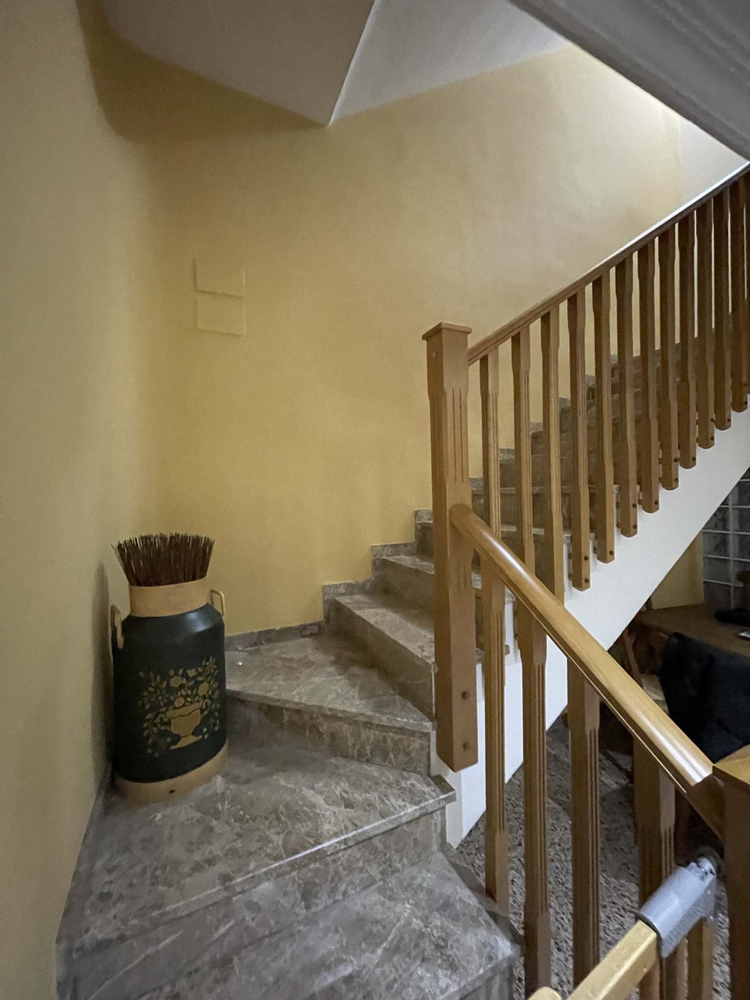 Reforma Integral de un Bungalow - escalera antes de la reforma Reforma Integral de un Bungalow - escalera antes de la reforma