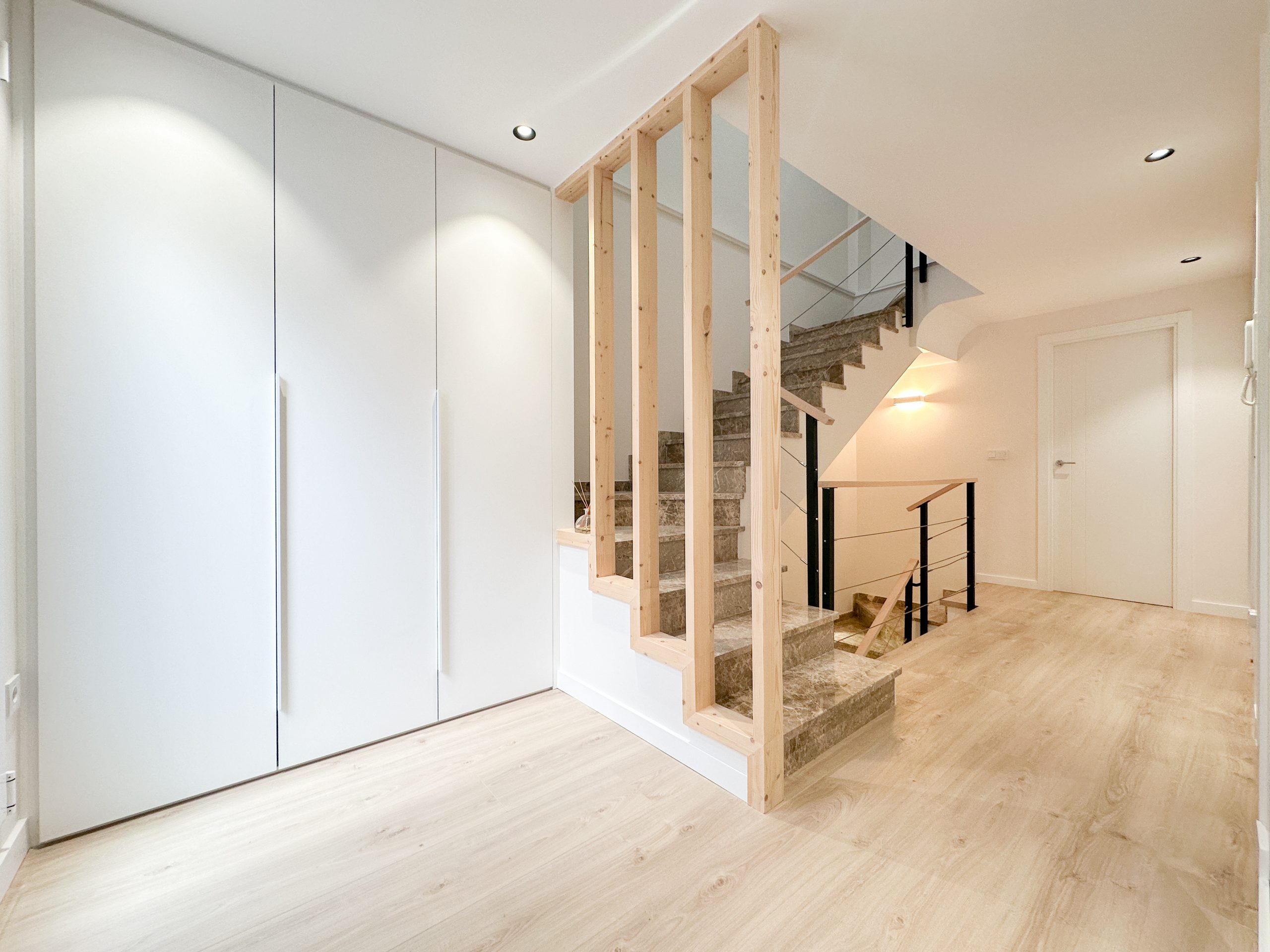 Reforma Integral de un Bungalow en San Vicente del Raspeig imagen 1 Conjunto salón y cocina