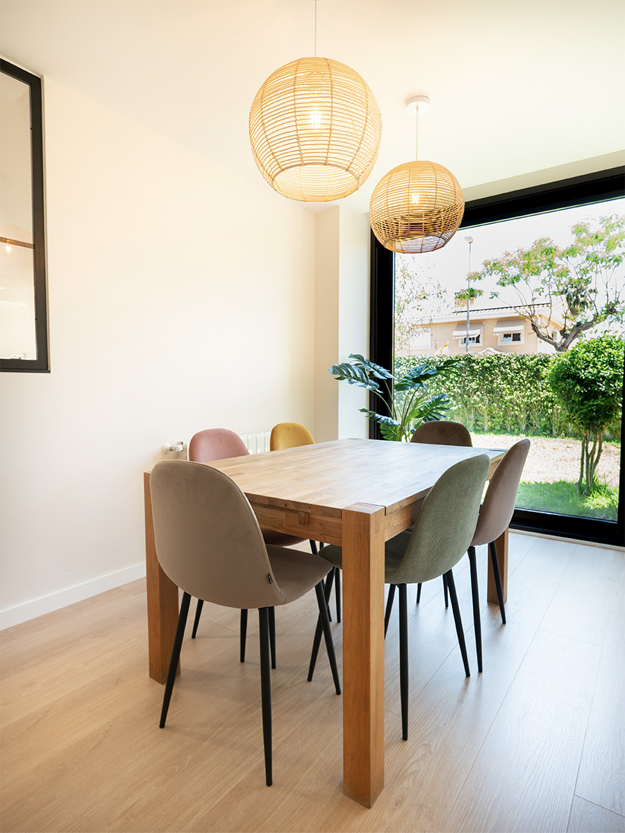 Reforma Integral de Vivienda en Calle Capricornio por Simón Interiores - comedor