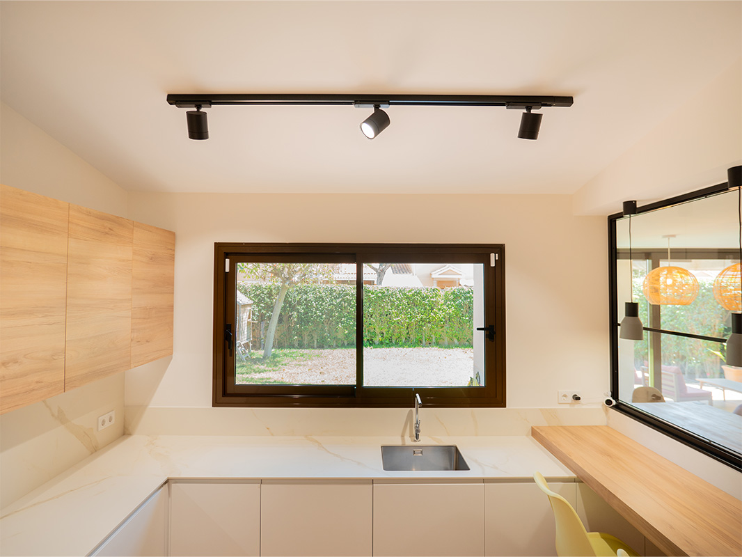 Reforma Integral de Vivienda en Calle Capricornio por Simón Interiores - cocina 2